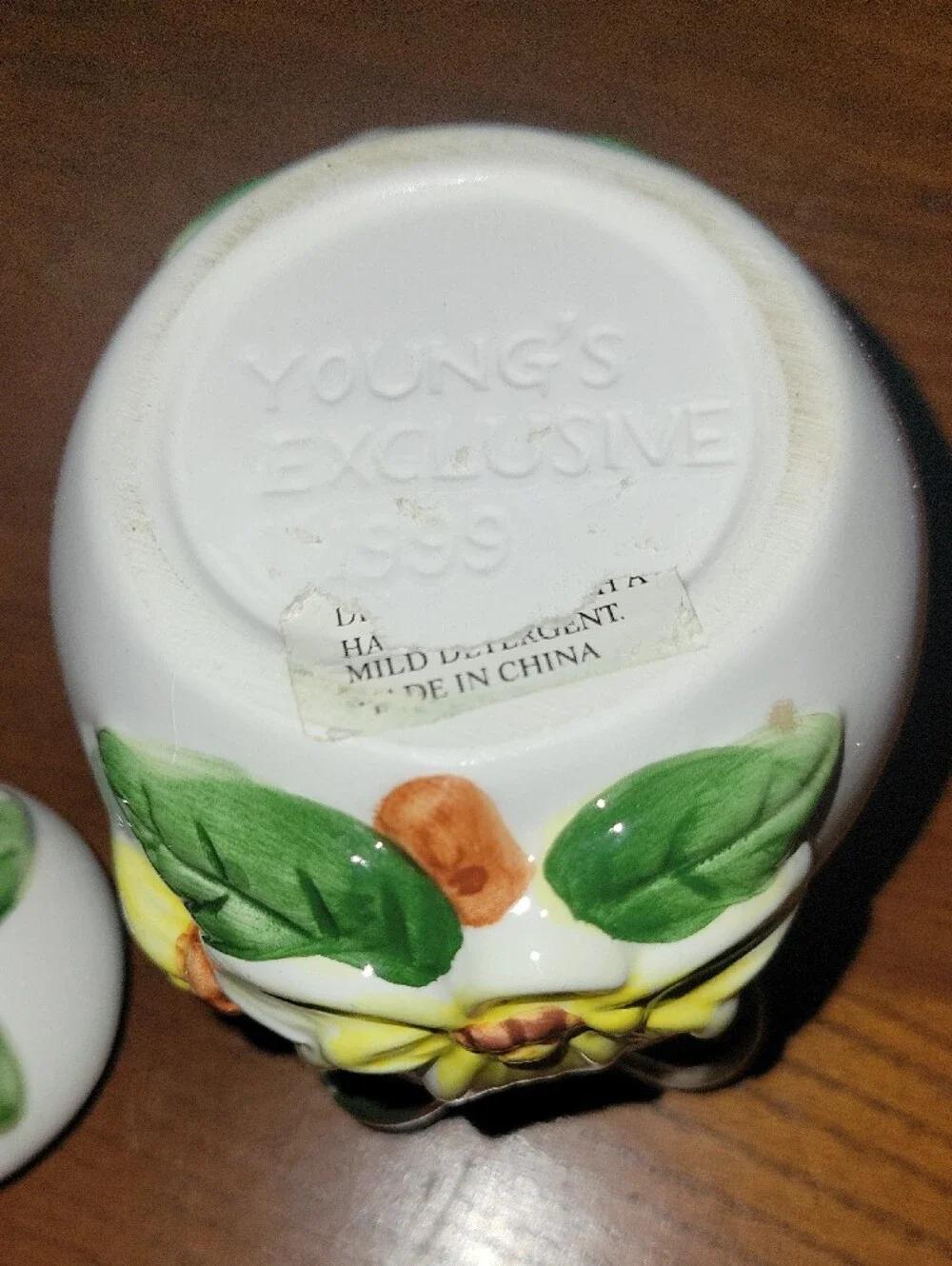 Young's Exclusive Sugar Or Jam Jar White Ceramic Floral  with Green Bow